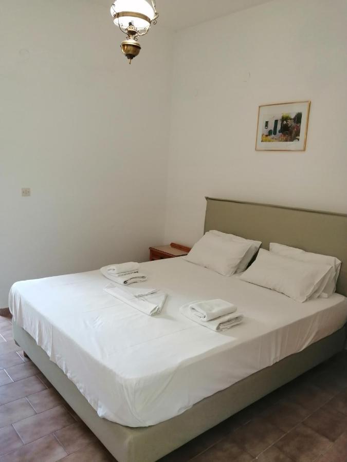 Pericles Apartment *